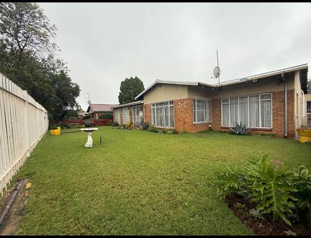 3 BEDROOM HOUSE FOR SALE IN VANDERBIJLPARK CW 3